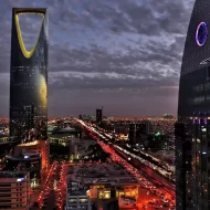 كم تبعد المسافة من الرياض إلى الأحساء؟