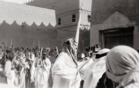 ما المقصود بـ'نخوة العوجا'؟