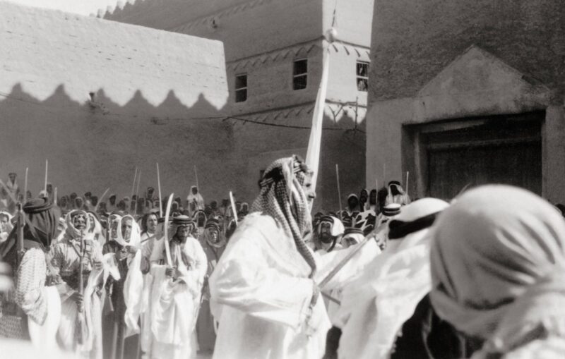 ما المقصود بـ'نخوة العوجا'؟