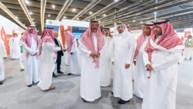 لدى زيارته معرض الرياض الدولي للكتاب … الأمير سلطان بن سلمان: المواطن يعيش داخل سحابة من الخدمات المميزة والمملكة يصعب منافستها على المستقبل.