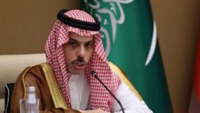 وزير الخارجية يصل إلى باريس للمشاركة في الاجتماع الوزاري بشأن الخطة الأمريكية لغزة