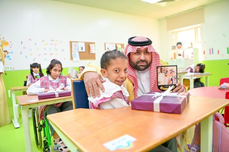 أمير جازان : ضاعفوا الجهود لخدمة الأطفال ذوي الإعاقة