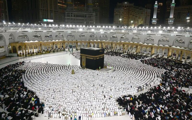ما هي شروط الإمامة في الحرمين الشريفين؟