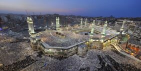 لماذا حرص ملوك السعودية على توسعة الحرمين؟