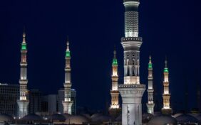 كم يبلغ طول مآذن المسجد النبوي؟