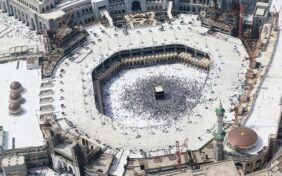 ما سبب برودة رخام الحرمين الشريفين؟