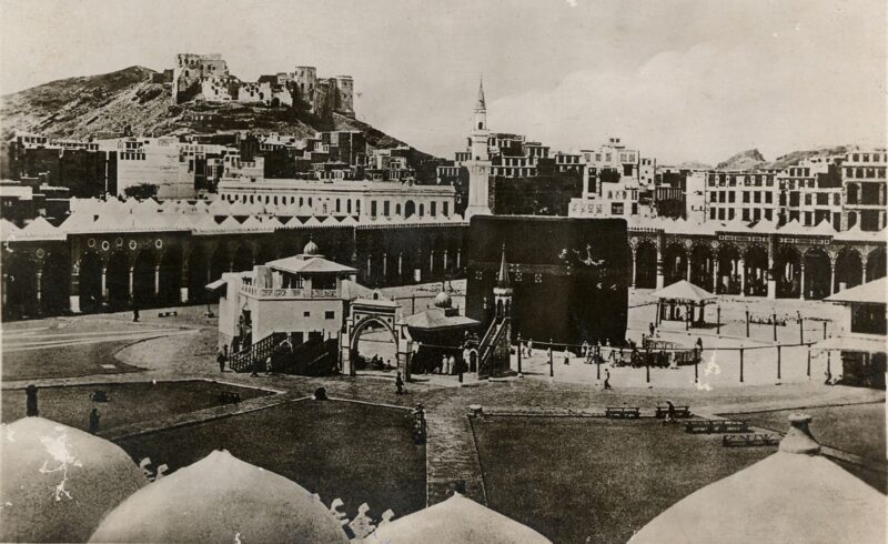 ما هو أقدم تسجيل صوتي لتلاوة القرآن بالمسجد الحرام؟
