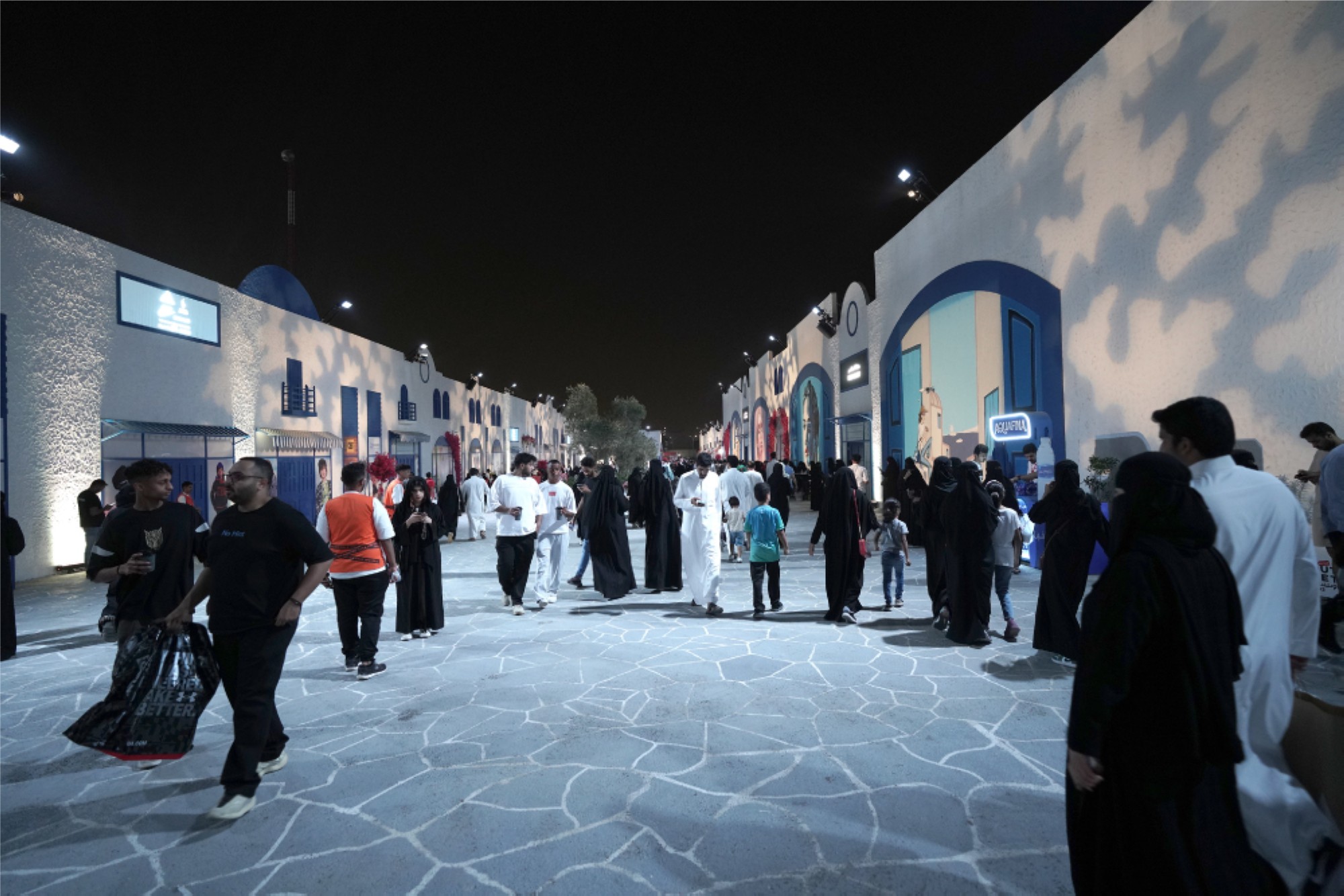 مهرجان مجمع الأسواق المخفضة (أوتلت) 2022