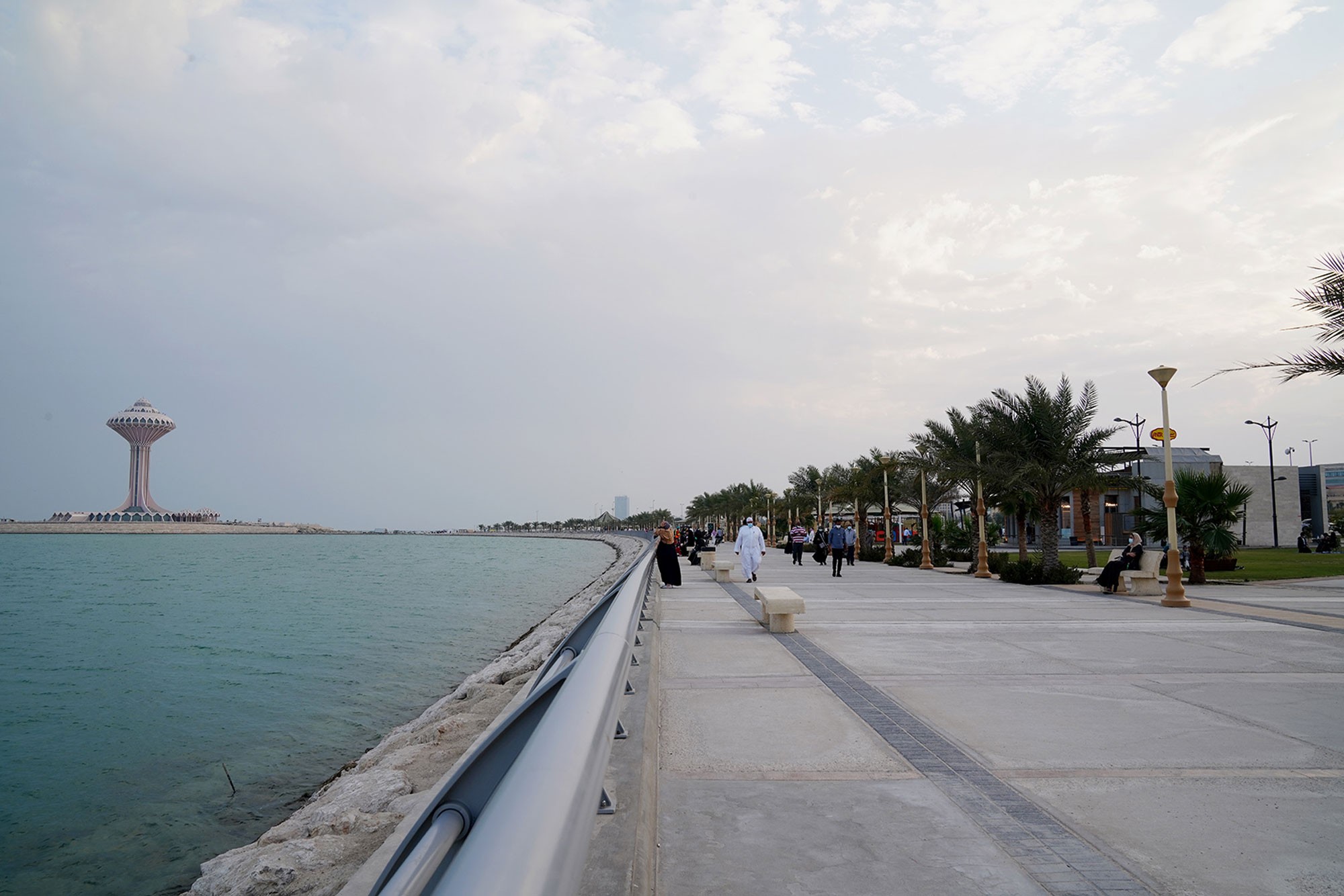 واجهة الخبر البحرية