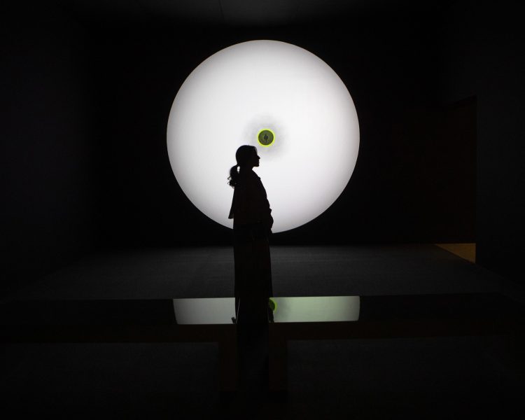 معرض 'في الليل'