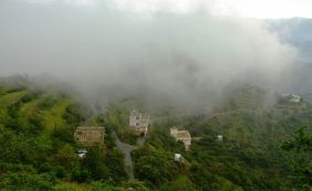 جبل بني جونة: معلومات وتفاصيل حول هذه التحفة الجبلية في عسير