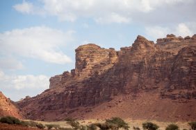 جبل عكمة: شاهد على تاريخ المملكة العربية السعودية
