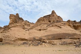 السياحة في حائل: جبل جانين تحفة فنية في قلب الصحراء