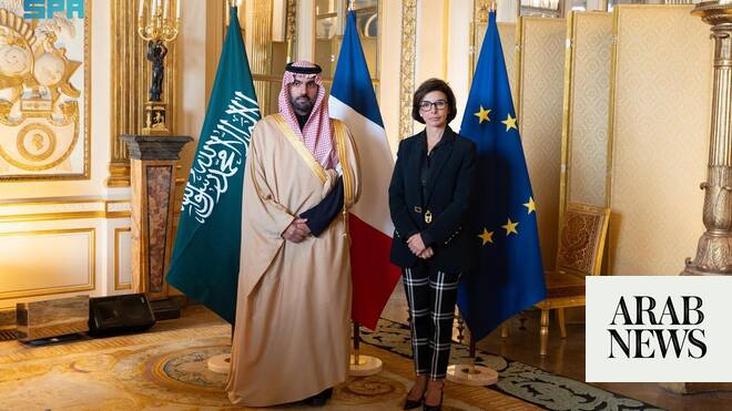 التواصل الاجتماعي السعودي: القيم والتقنيات الناشئة
