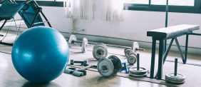 أحدث الاتجاهات في تصميم صالة رياضية منزلية متكاملة