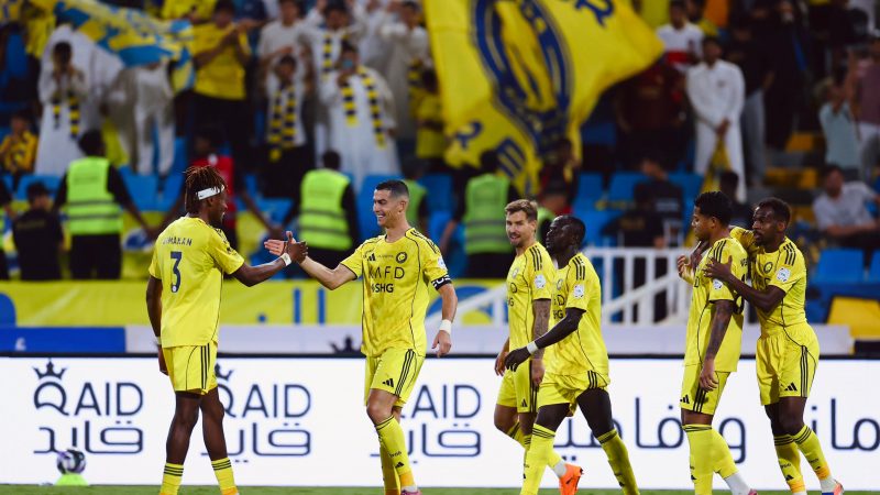 دوري روشن السعودي: من يتصدر المشهد في الجولات القادمة؟