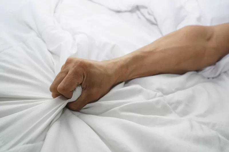 هل يجوز ممارسة العادة السريّة لإخماد الشهوة؟