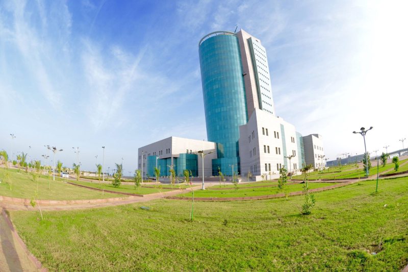 جامعة جازان: صرح تعليمي يخدم المجتمع المحلي