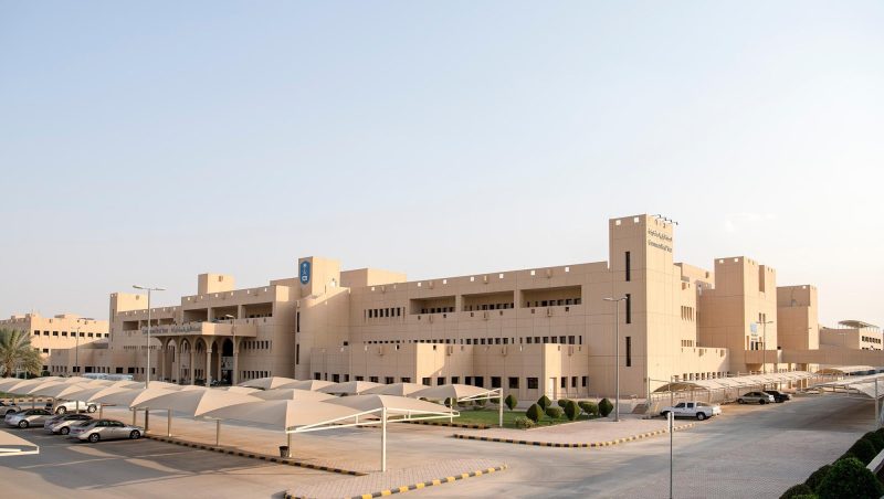 أبحاث القرنية: تأثير جامعة الملك سعود على علاج أمراض العيون