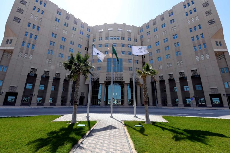 مركز الخريجين والتنمية المهنية