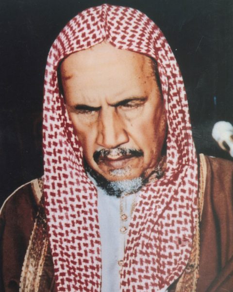 وداعًا عبدالعزيز بن باز: رحيل قامة شامخة في تاريخ الإسلام