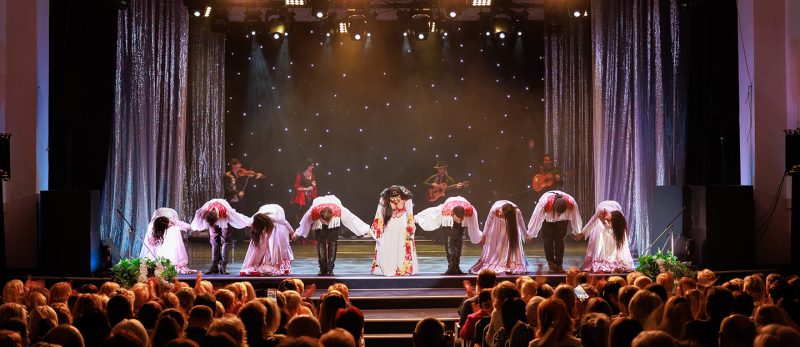 أبرز عروض مسرحية نسائية في السعودية