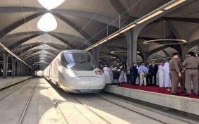 تنمية النقل في المدينة المنورة: تأثيرها على الاقتصاد والمجتمع