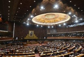 البرلمان يمنح صلاحيات أوسع للجيش الباكستاني: دلالات وتساؤلات