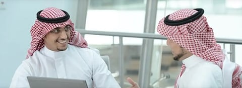 الاستقلال المالي يبدأ هنا: أول وظيفة للشباب السعودي
