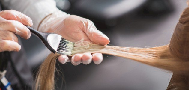 تفسير الأحلام: قراءة متعمقة لرموز صبغ الشعر والشيب في المنام