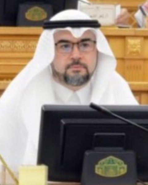 خالد زبير: بين الأبحاث العلمية وخدمة المجتمع