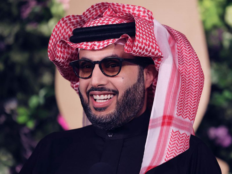 تركي آل الشيخ: جوائز وأوسمة تقديرًا لمسيرته الملهمة في خدمة الرياضة والترفيه