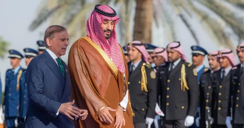 الشراكة السعودية الباكستانية: تعزيز الاستقرار الإقليمي والتنمية المشتركة