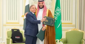 اتفاقية الدفاع الاستراتيجي: رؤية السعودية وباكستان للأمن الإقليمي