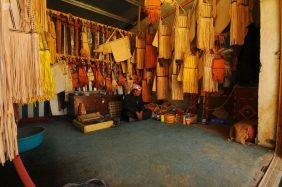 الأسواق الشعبية في نجران: عبق الماضي وحيوية الحاضر