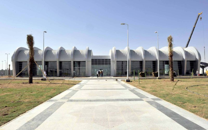 دليل المسافر: كل ما تحتاج لمعرفته عن مطار الأمير سلطان بن عبدالعزيز