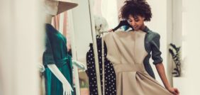 تفسير الأحلام: اكتشف الرسائل المخفية وراء الثوب الجديد في منامك