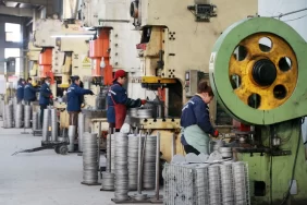 هل تنجح الصين في تحقيق طموحات النمو الاقتصادي في 2025؟