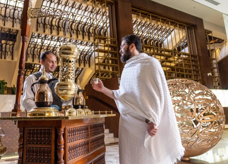 الضيافة الروحانية: كيف تساهم مكارم في إثراء تجربة الزوار؟