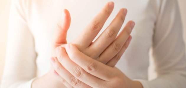 دليل تفسير الأحلام: ماذا تعني رؤية سقوط لحم اليد؟