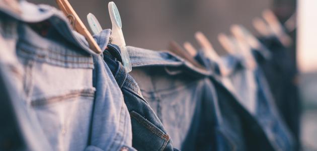 نزع الثياب في المنام: تفسير الأحلام وتحليل الرموز