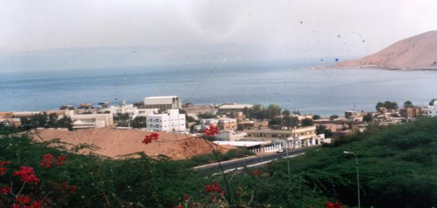 السياحة في حقل: شواطئ ساحرة وتكوينات طبيعية فريدة