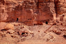 بوابة السعودية: منصة تفاعلية لتبادل الأفكار والمعرفة