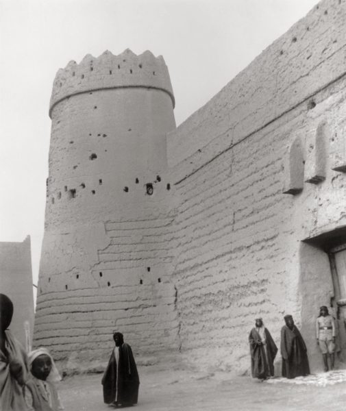 العمارة الطينية: من البيوت التقليدية إلى المساجد الحديثة