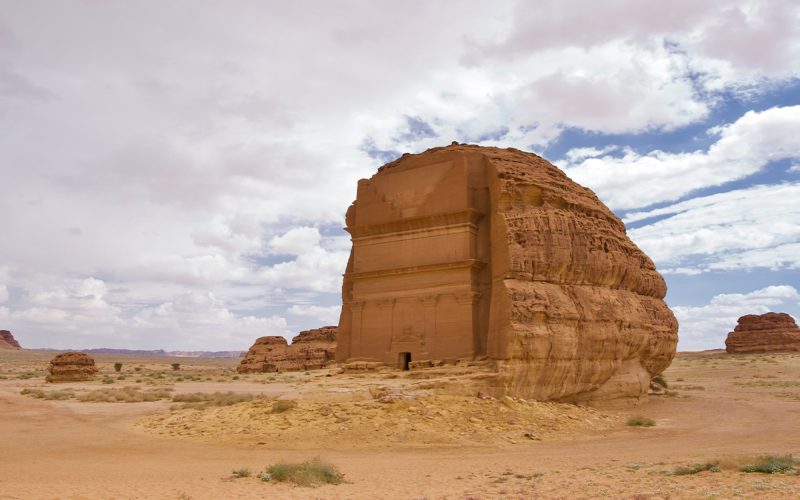 السياحة التاريخية في السعودية: نافذة على الحضارات والإرث الثقافي