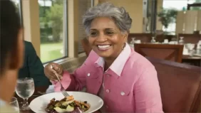 التمثيل الغذائي: كيف تحافظ على طاقتك ونشاطك مع تقدم العمر؟