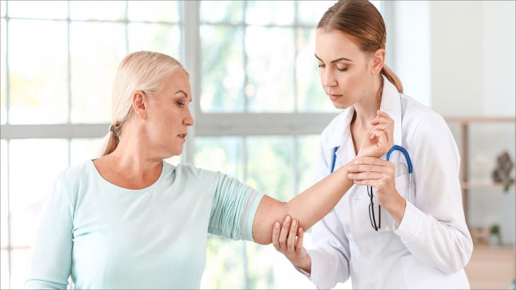 كل ما تود معرفته عن آلام المفاصل: من التشخيص إلى العلاج