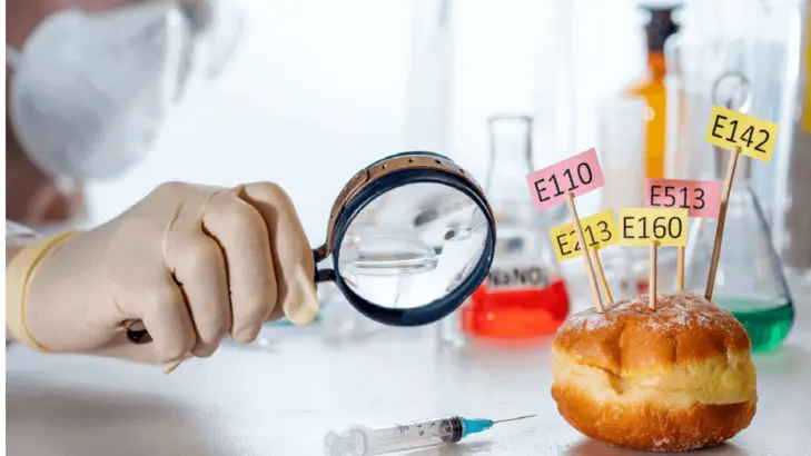 الأضرار الخفية: المواد الحافظة في الأطعمة وتأثيرها على الأطفال