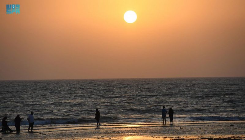 شاطئ السميرات: استمتع بأجمل اللحظات في جازان