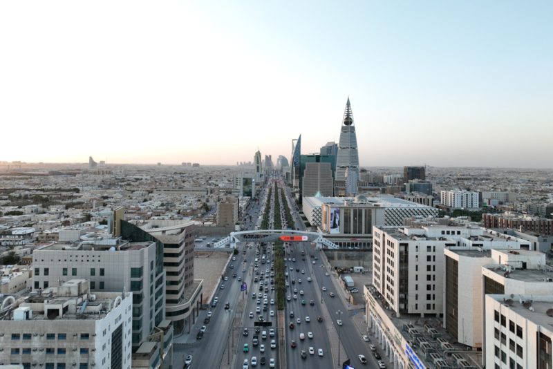 الخطط الخمسية والتنمية الاقتصادية المستدامة في السعودية